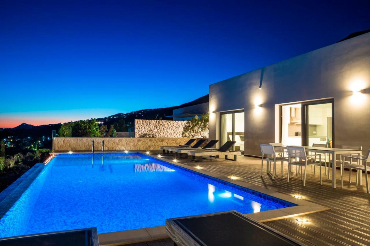 Mystique View Villas Lourdata  Eksteriør billede